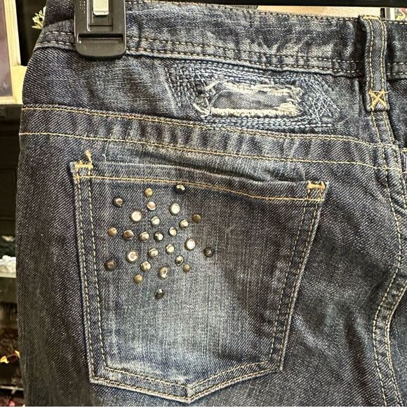 GUESS  Distressed Boho Straight Leg Dark Wash Blue Jeans Size 27